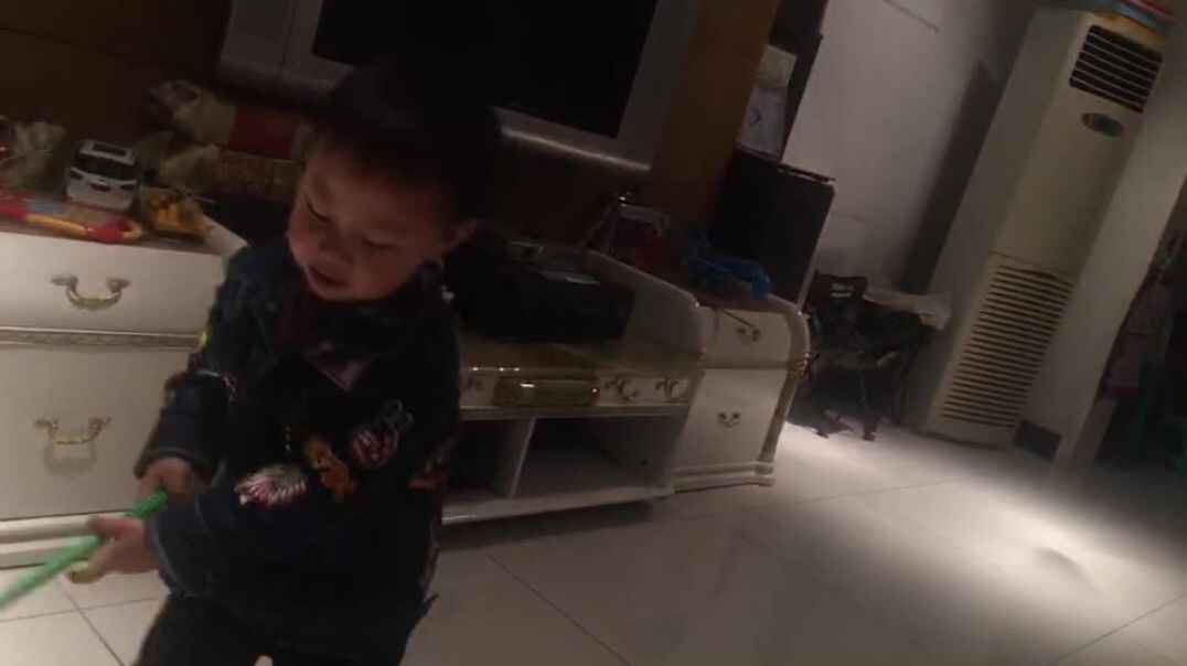 可爱小男孩