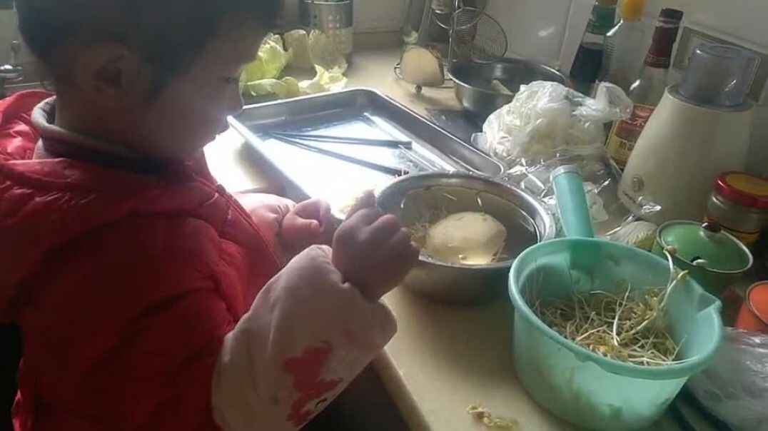 做家务  摘豆芽