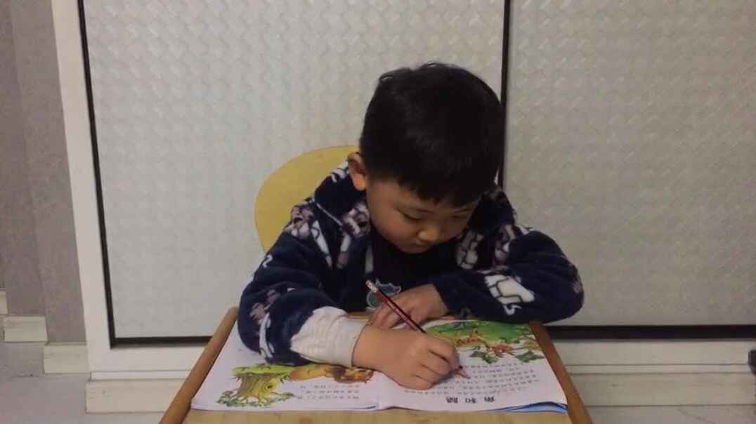 大声讲故事