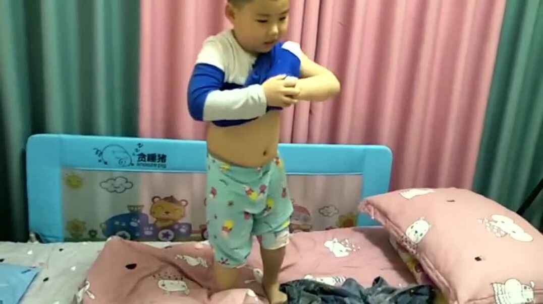 我可以自己脱衣服哦