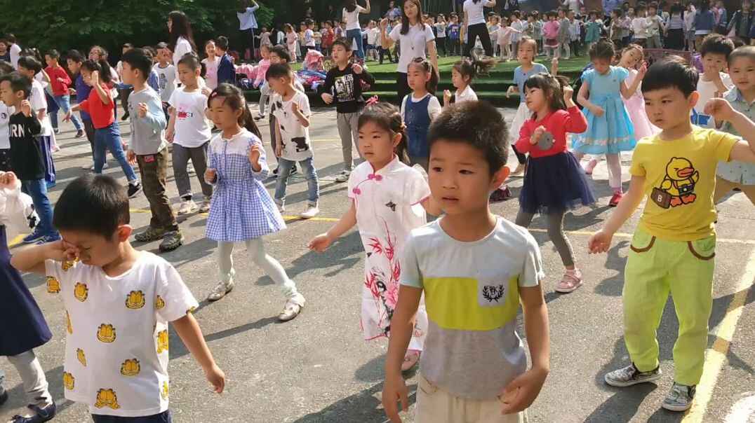 大家都要跳起来