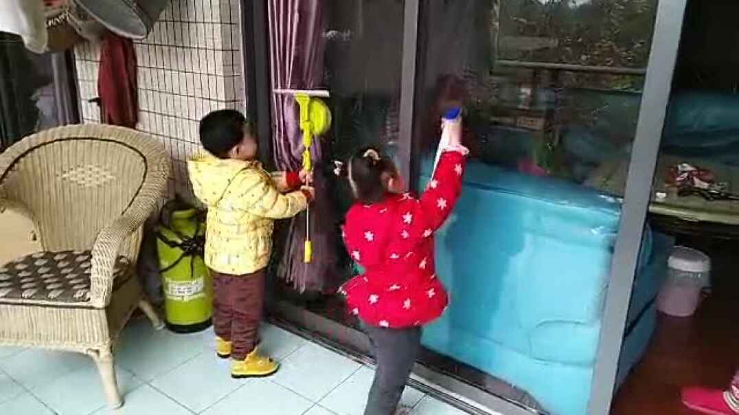 帮妈妈打扫卫生