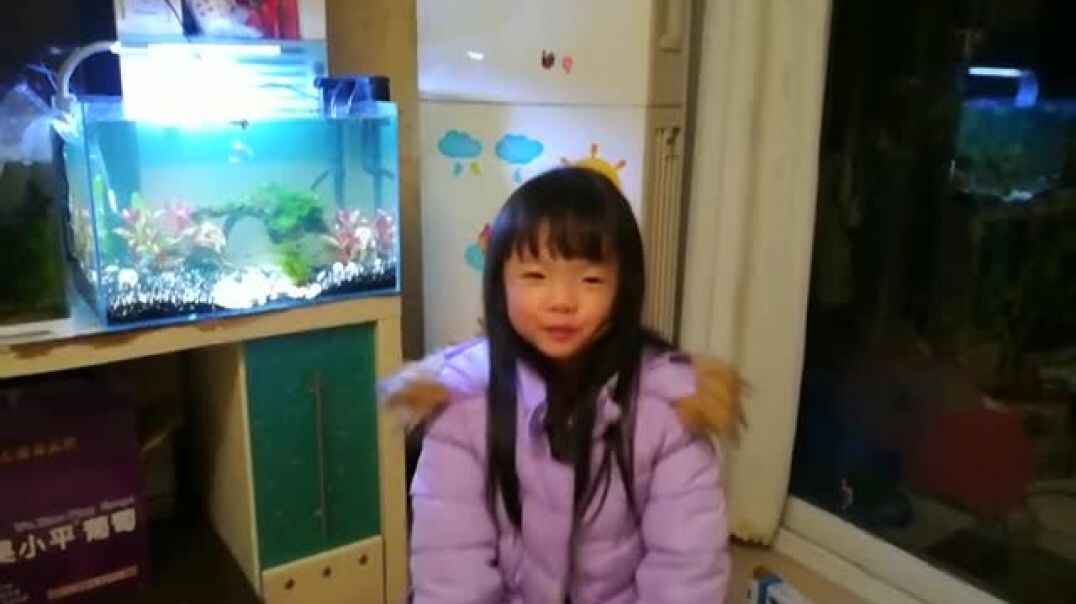 开朗的小女孩