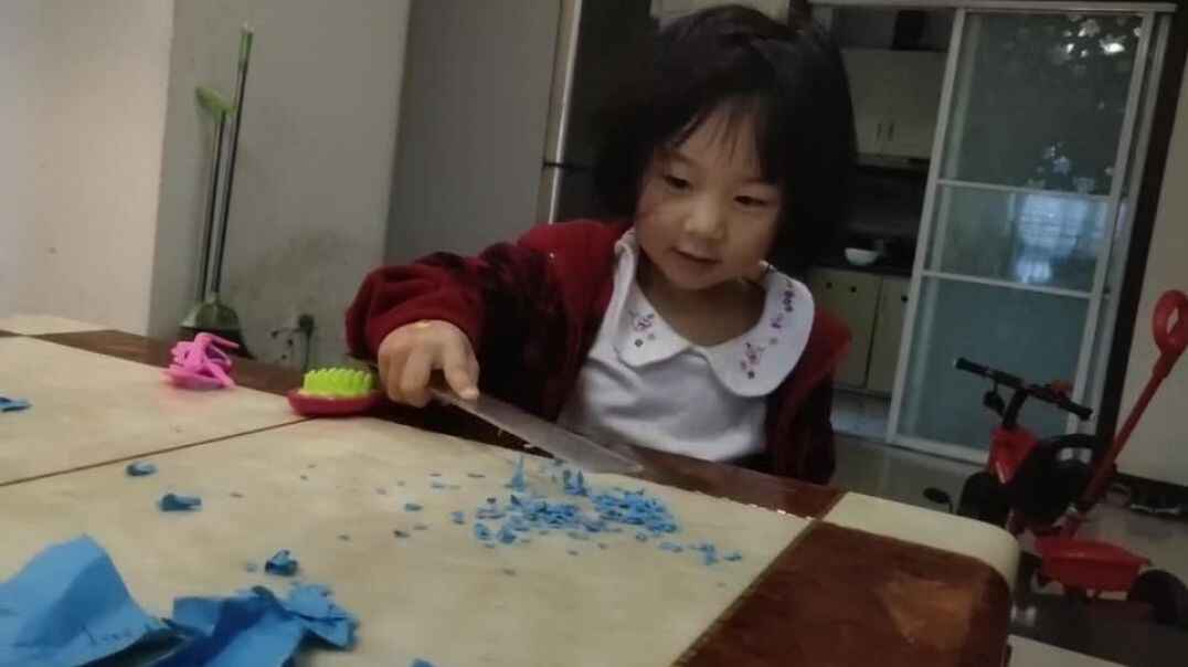 摩擦起电小实验