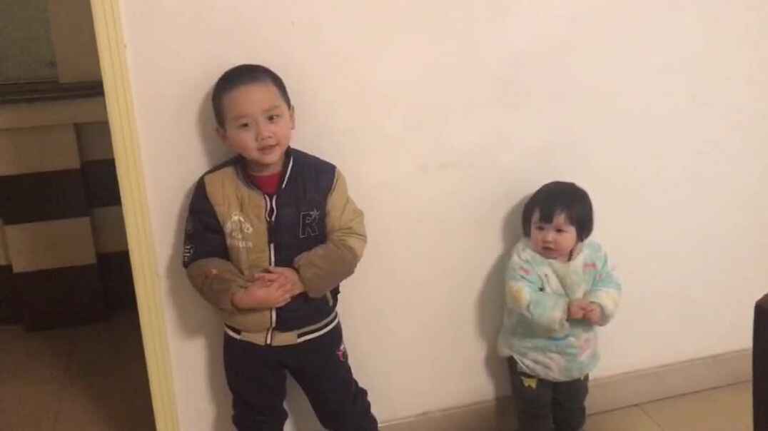 和妹妹一起
