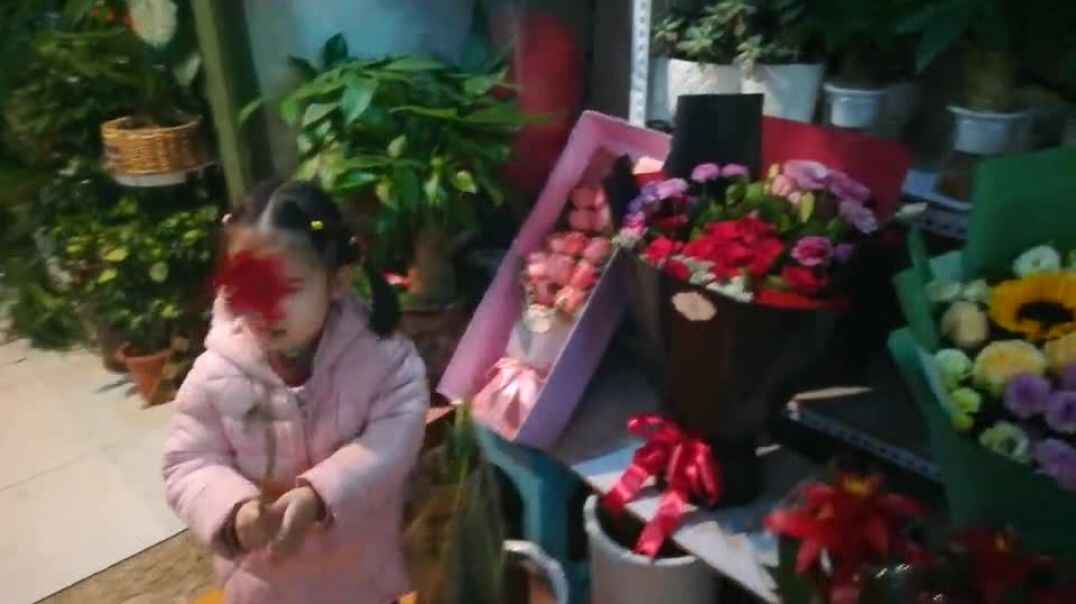 女孩与花