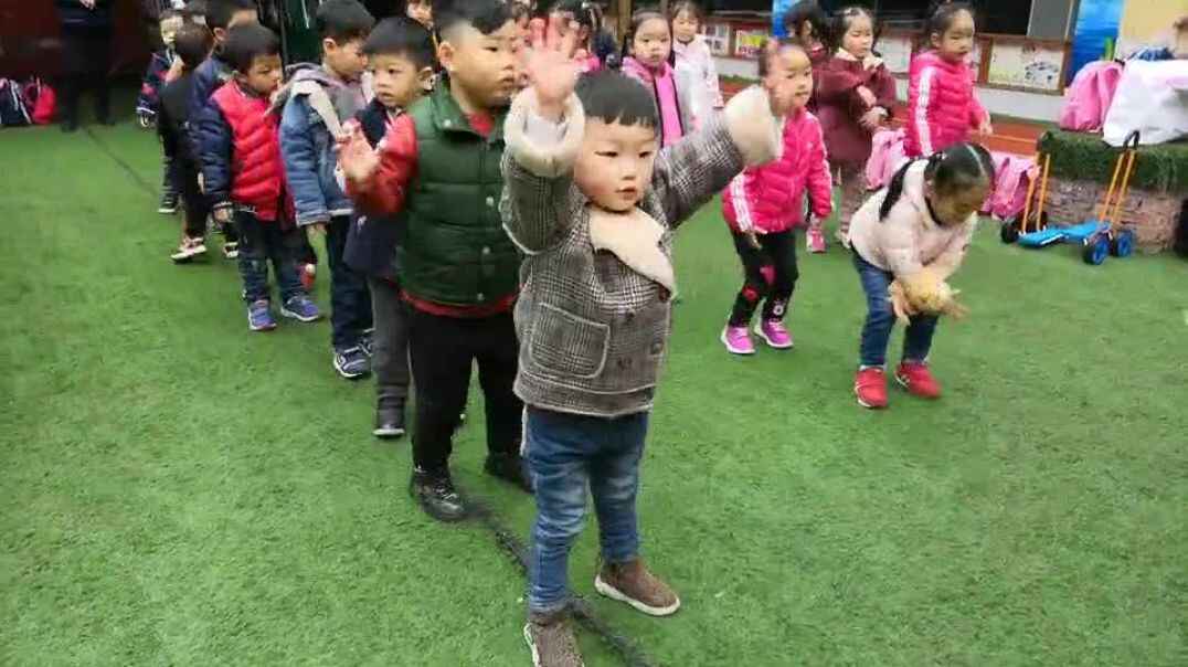 大家一起来做操