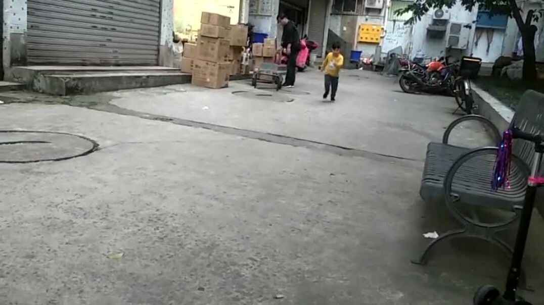 在马路上狂奔