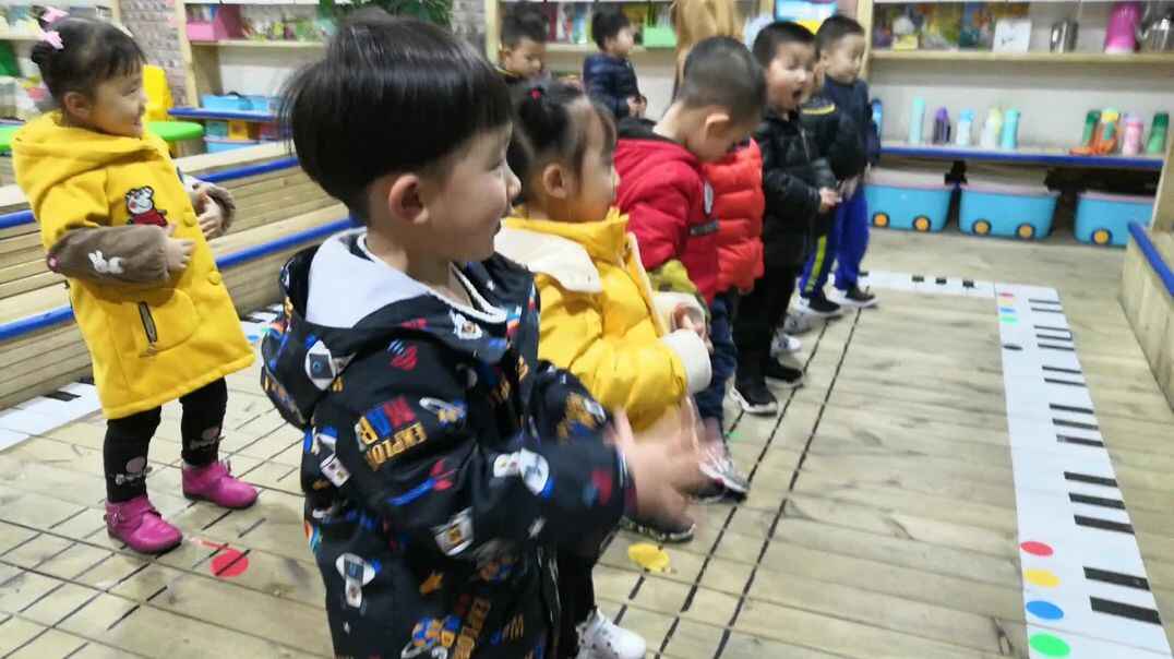 我们一起蹦蹦跳