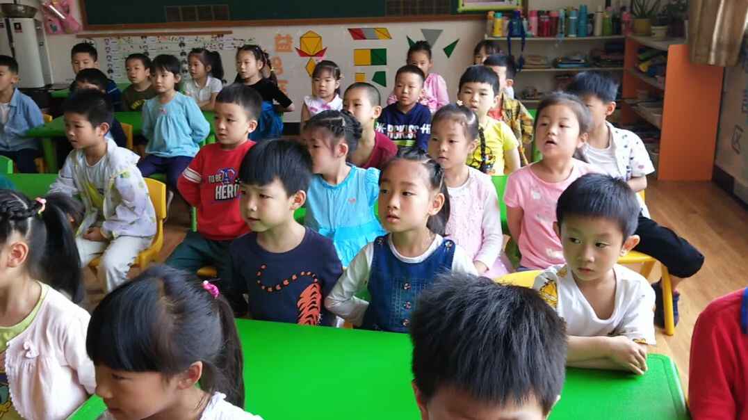 认真读书的宝宝们