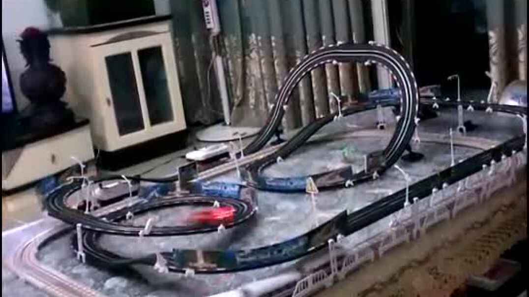 和爸爸一起玩火车