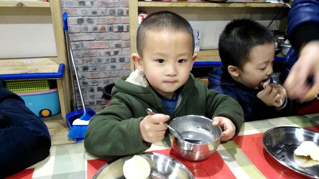 吃饭的时候要安静哦