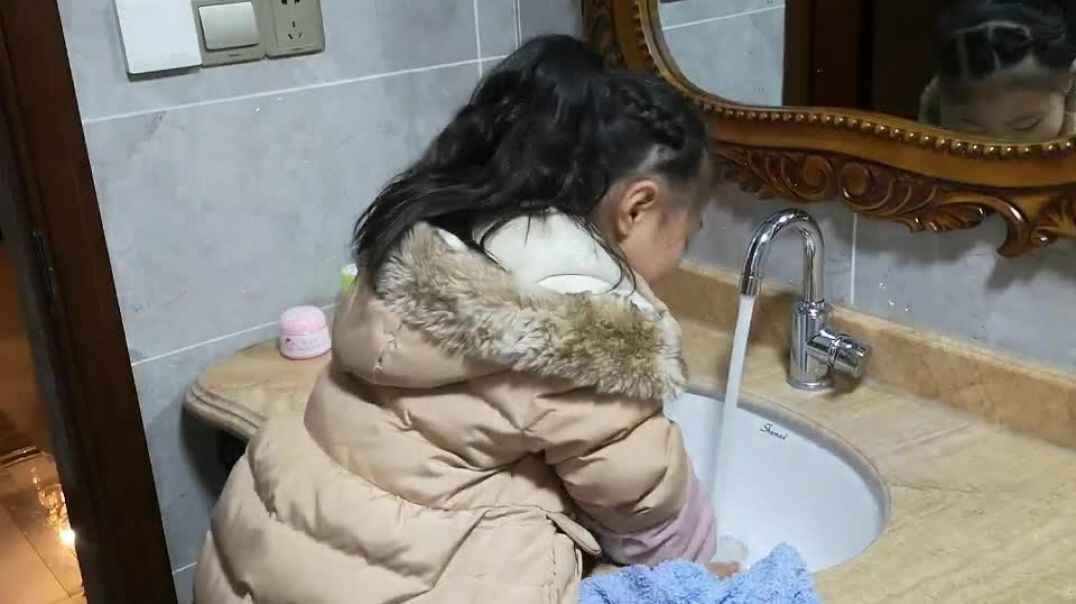 个人礼仪刷牙.