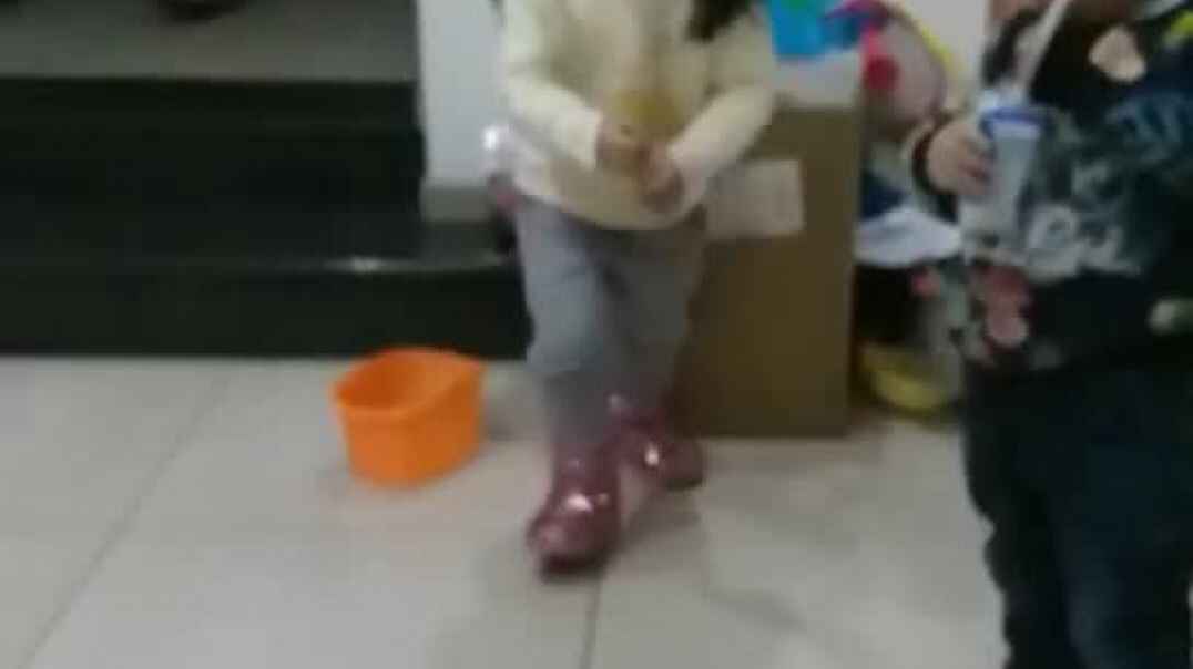 迎面跑来的小可爱