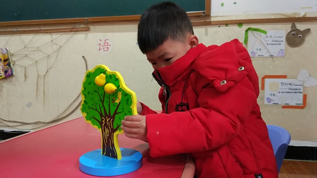 好玩的玩具和可爱宝宝