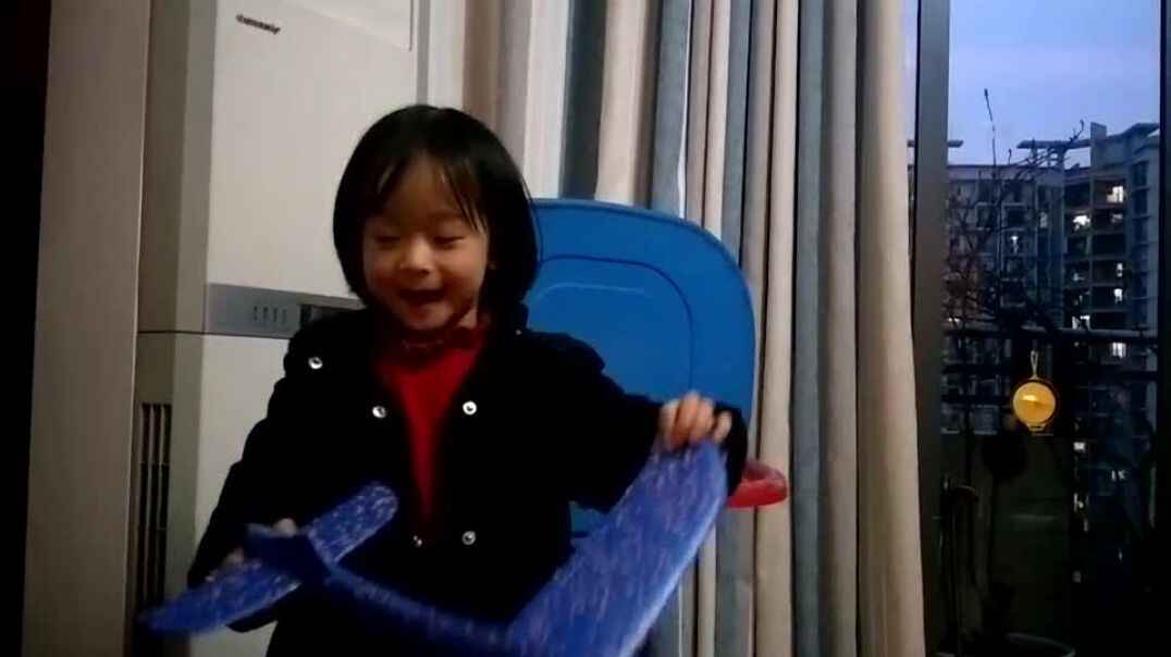 妈妈帮我穿衣服4