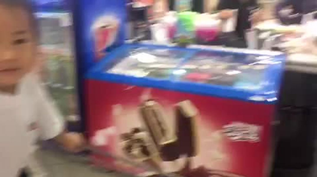 张睿瑾完成家庭作业0A404E1A-25E2-4766-A103-4A07E9E9F352.MOV