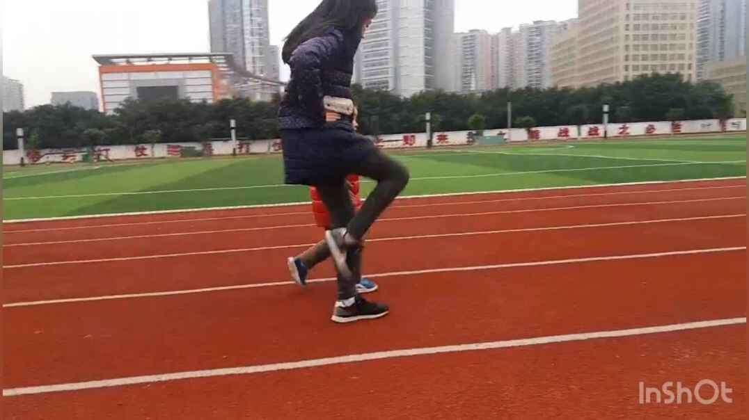 和妈妈一起跑步