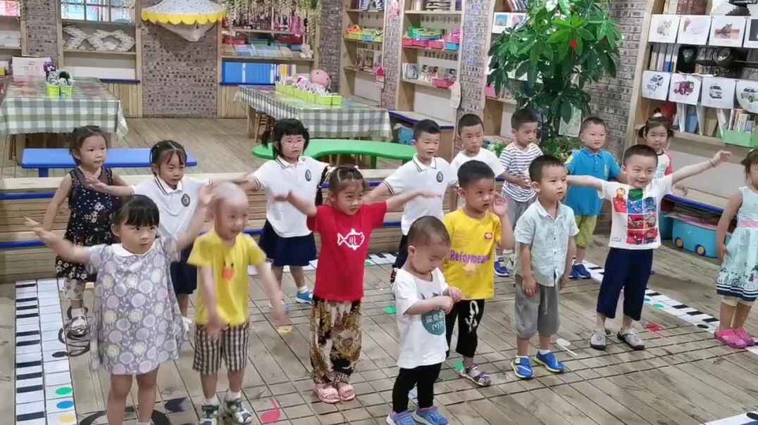 看谁反应快.