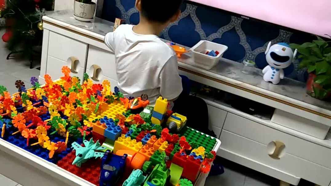 把玩具当植物大战僵尸游戏.mp4