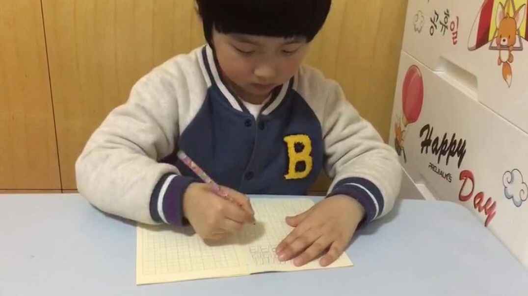 认真学习的宝贝