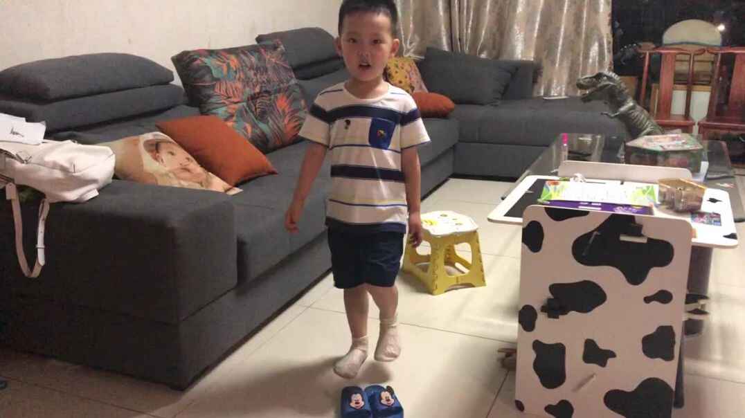 CBDB7863-3EA1-4F85-9A43-3079F2F4B1AF.MOV