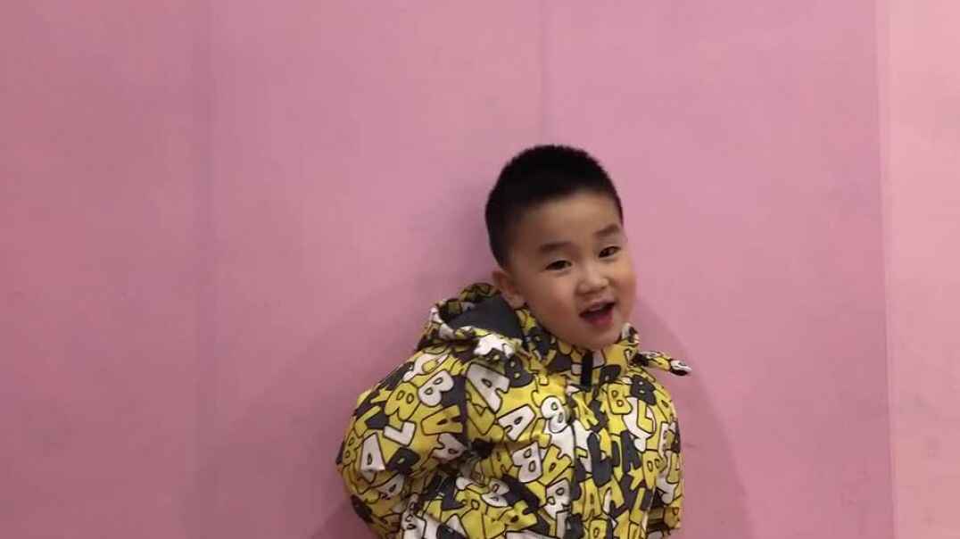 可爱的小男孩