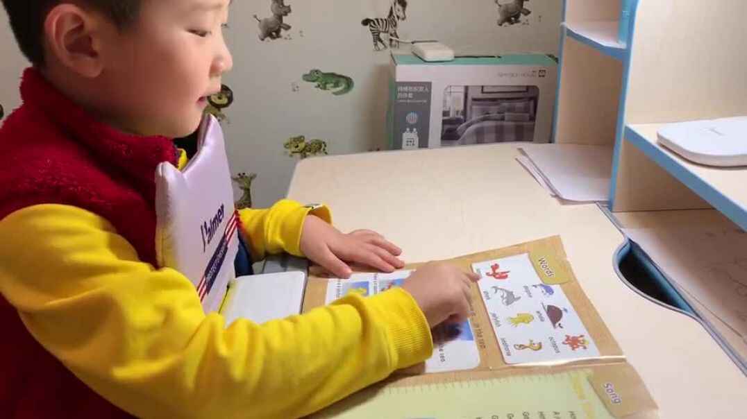 萌娃学习真刻苦