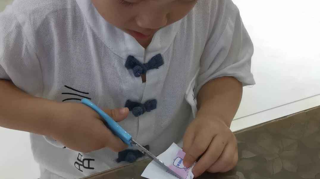 学剪纸