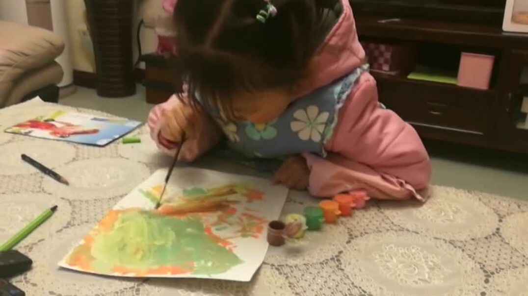 画画女孩最漂亮