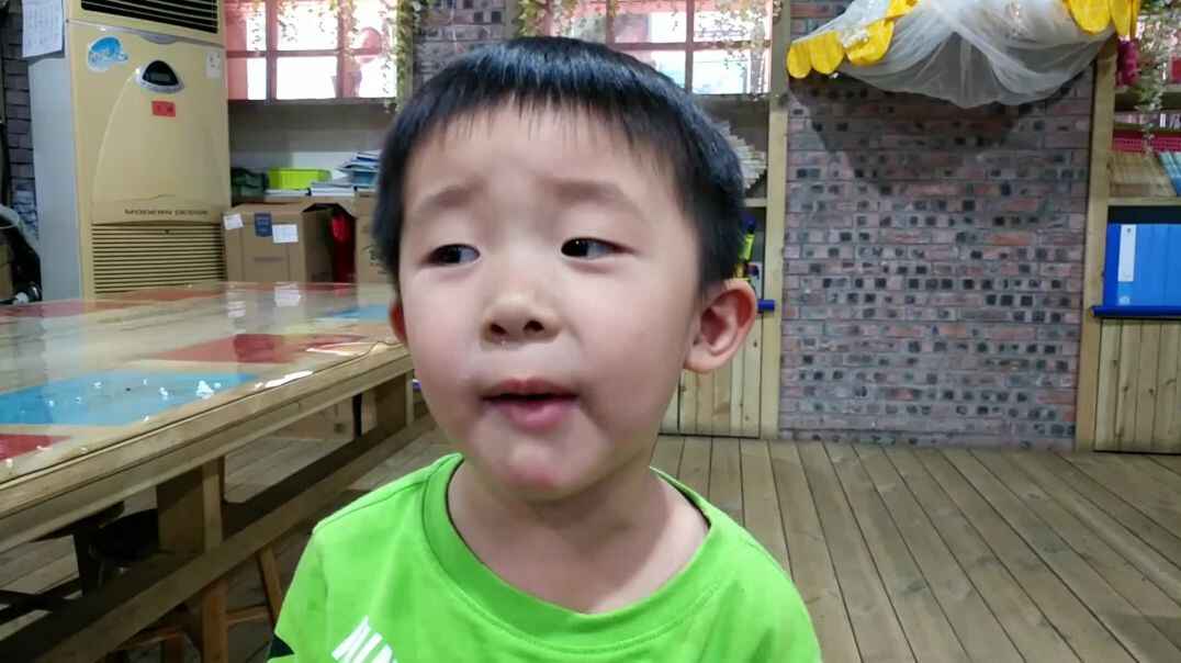 萌娃爱唱歌.