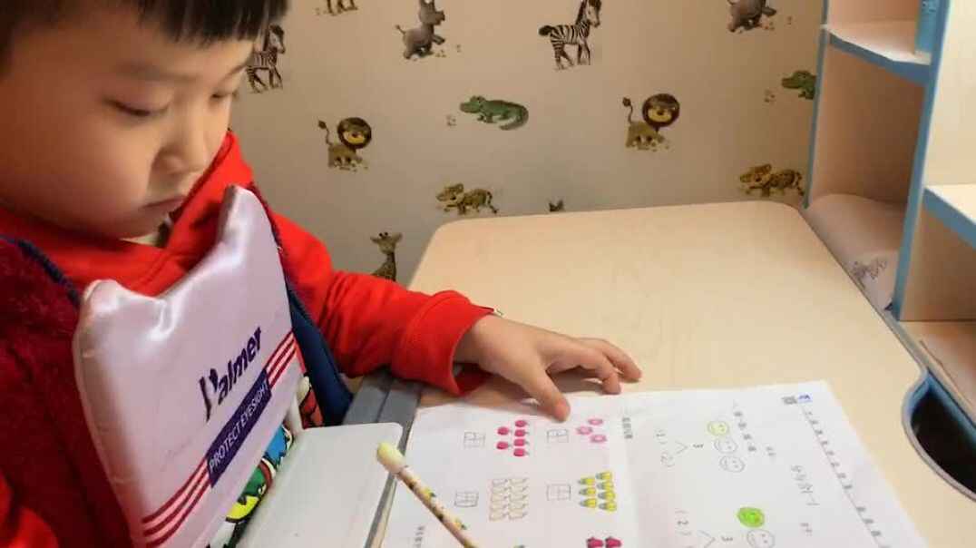 认真学习的宝贝