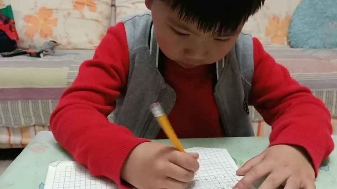 认真学习的孩子2