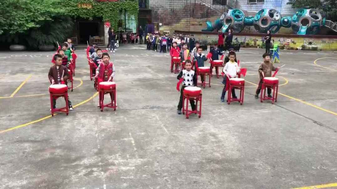 欢乐的打鼓