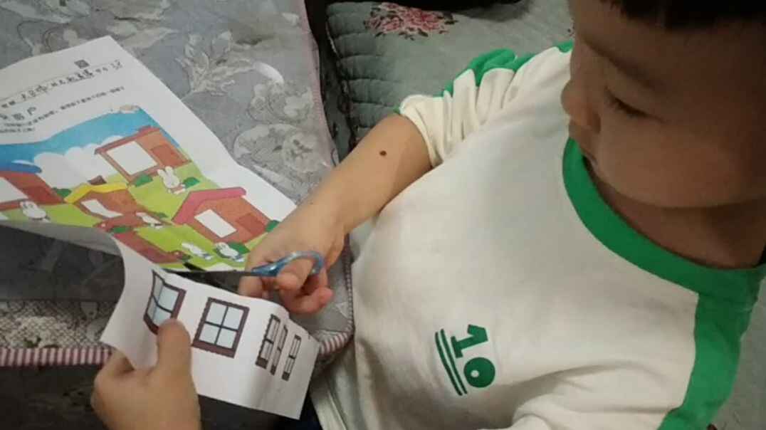 给小兔子的家安窗户