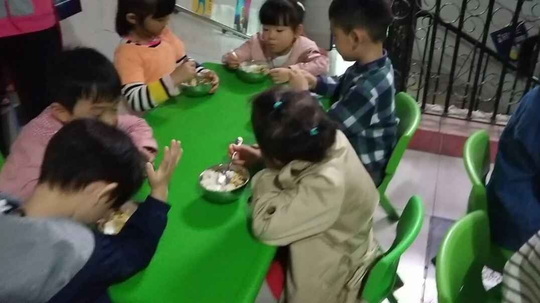 热气腾腾的午餐1