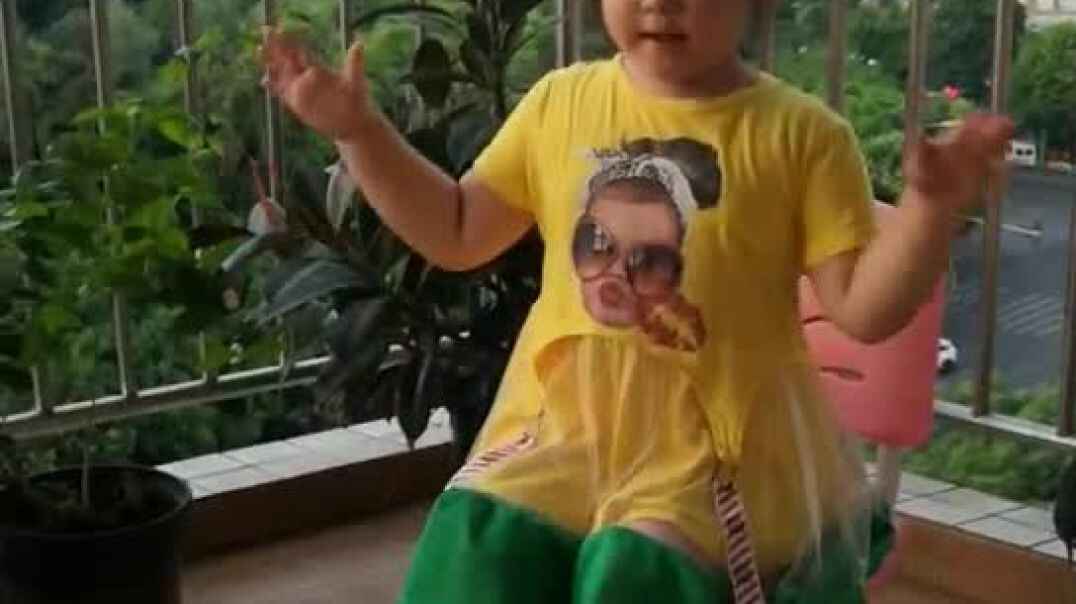 实验学前2班卢栩衣坐姿展示