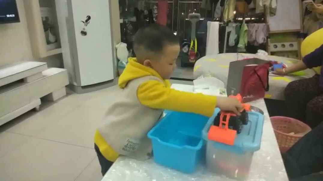 看看我的玩具