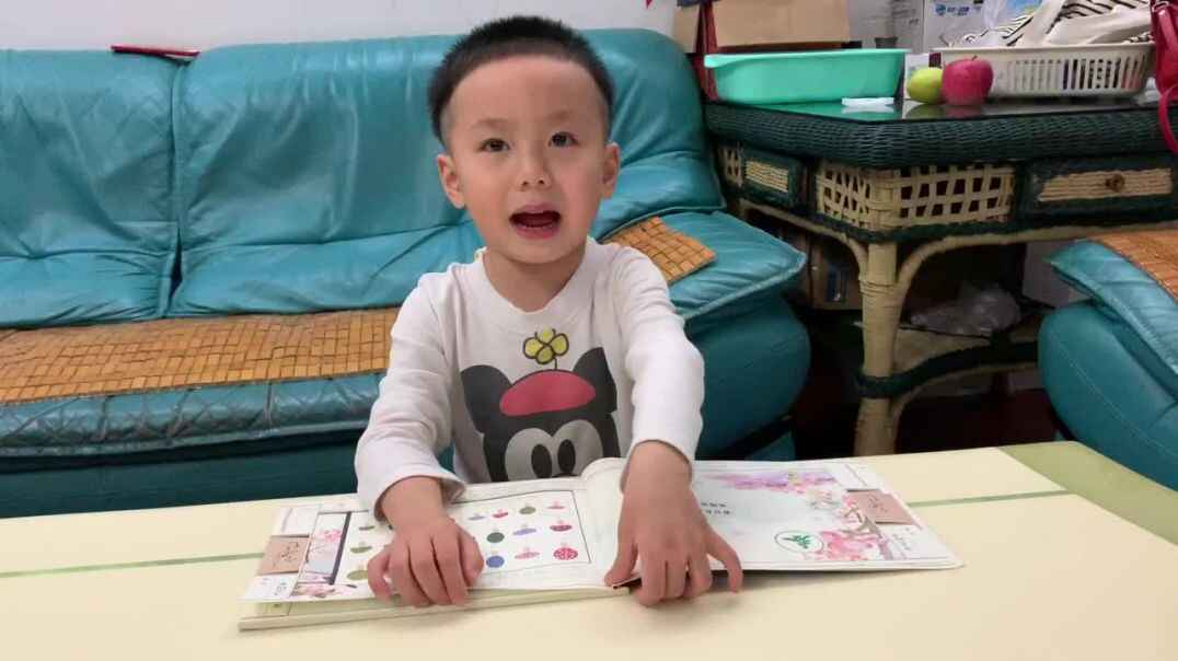 轩轩复习古诗《天涯》.MOV