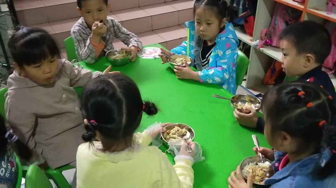 热气腾腾的午餐2