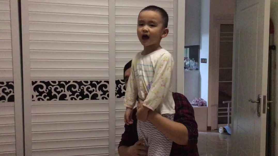 2019.9.25中C班黄彦翕诗歌串烧.MOV