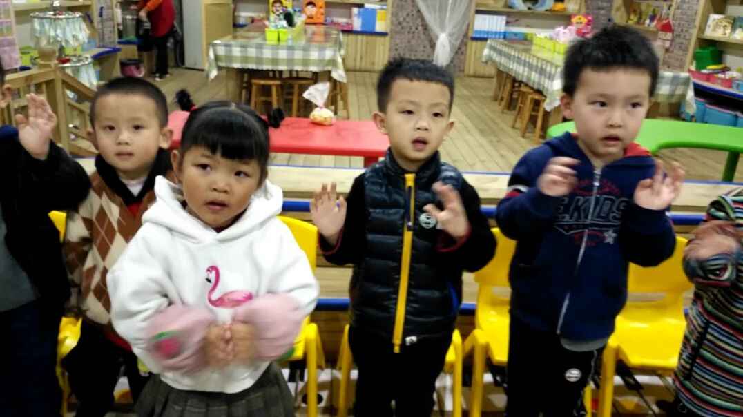 一起拍拍手吧