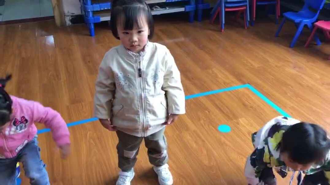 小妹妹真可爱