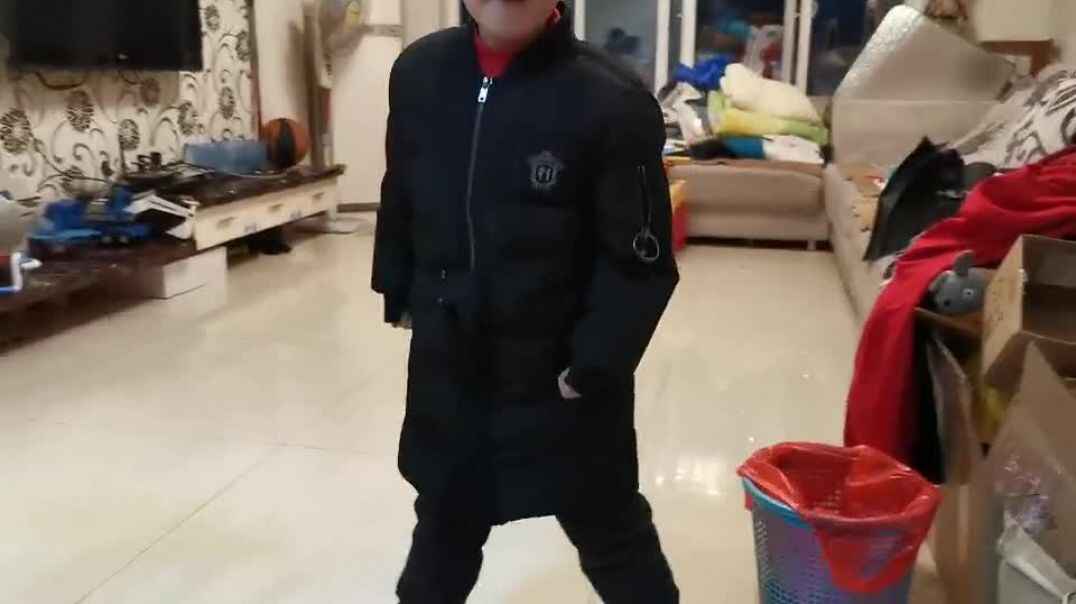 客厅跳格子