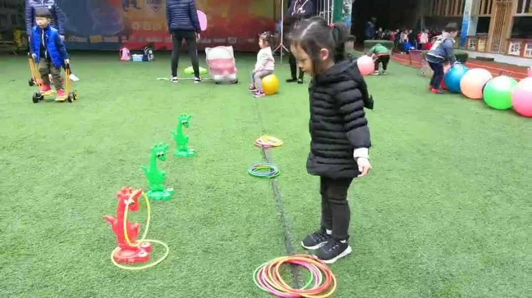 我们一起套圈圈