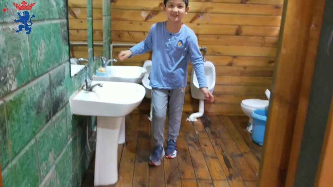 你尿裤子了吗？.