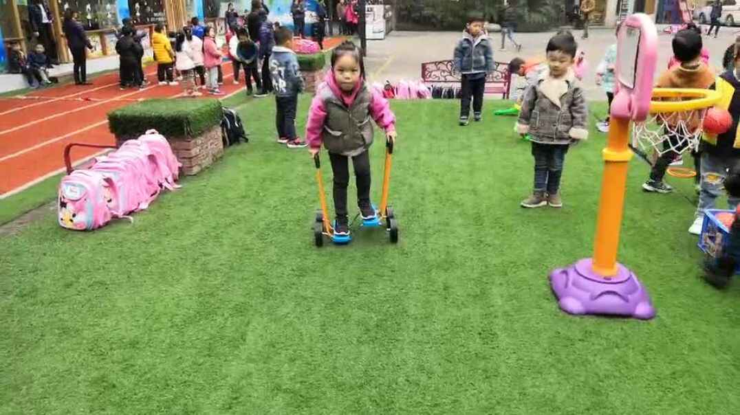 疯狂踩踩板哦