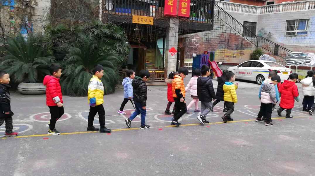 我们一起排排队