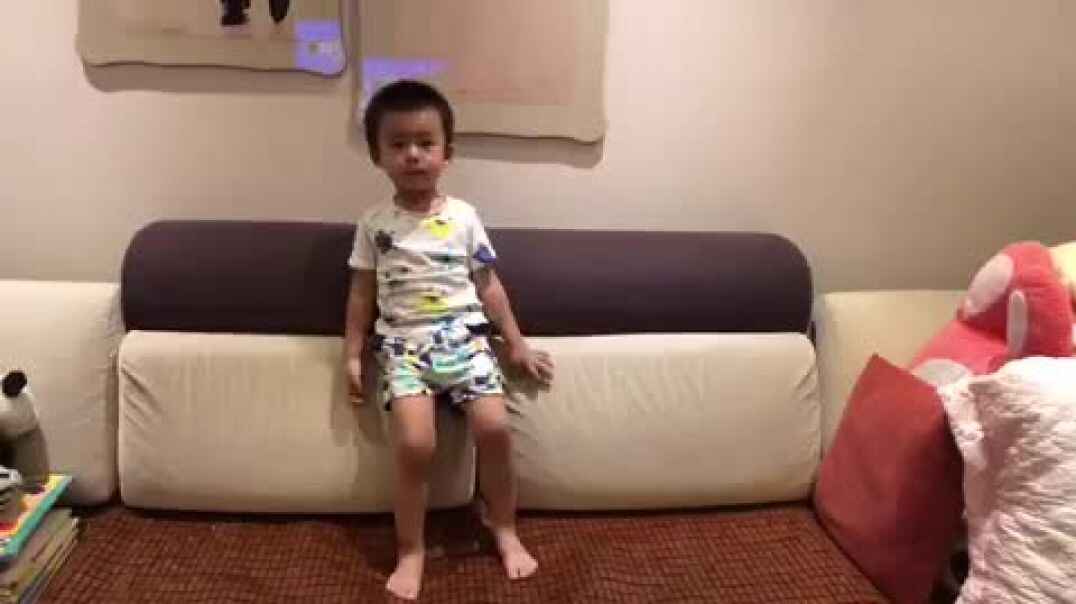 有礼貌的小男孩