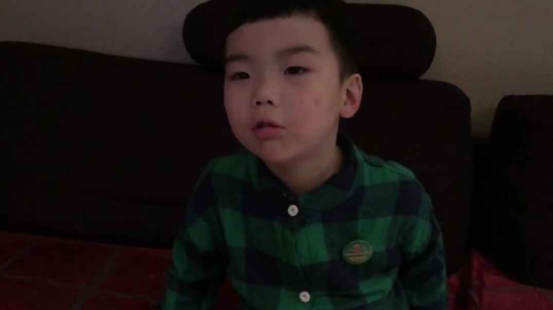 小男孩